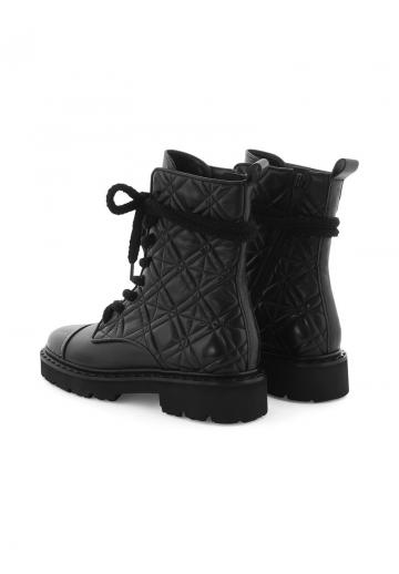 Ботинки на шнуровке