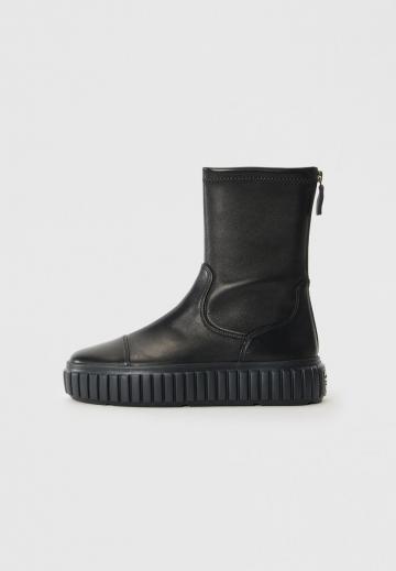 Полусапожки на платформе