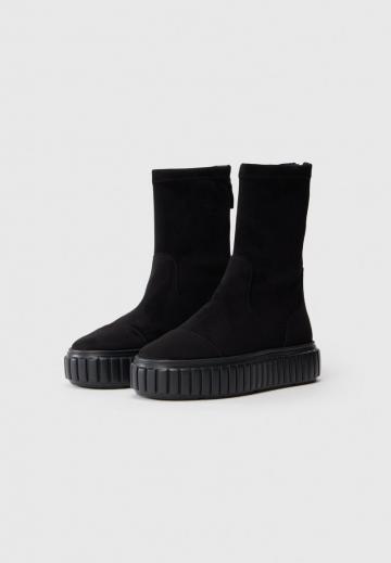 Полусапожки на платформе