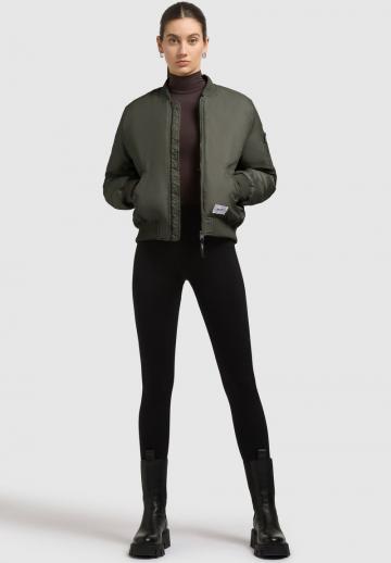 Куртка с накладнымит карманами