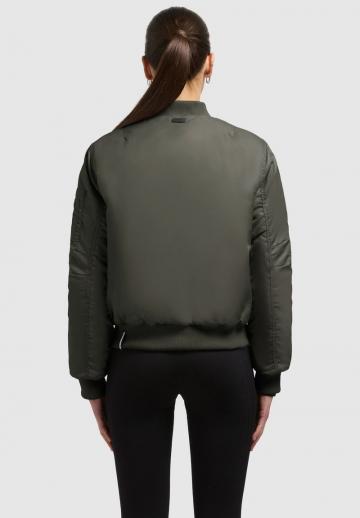 Куртка с накладнымит карманами