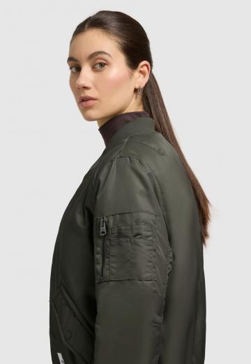 Куртка с накладнымит карманами