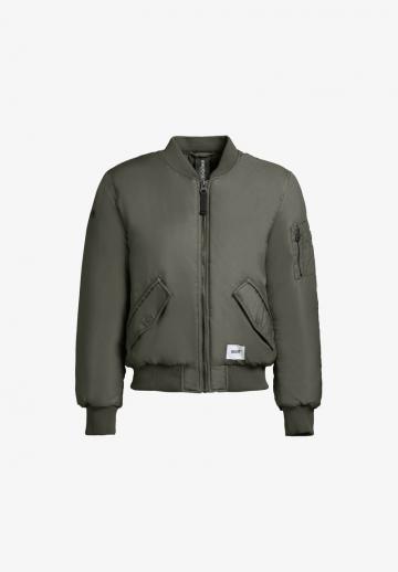 Куртка с накладнымит карманами