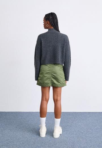 Юбка с накладными карманами