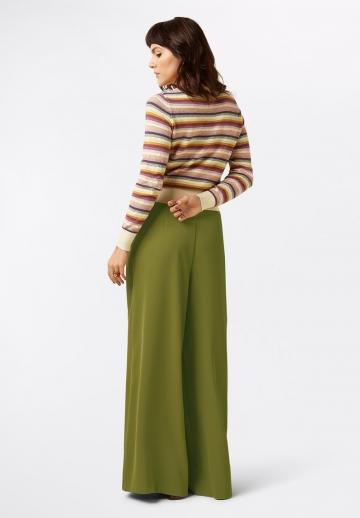 Пуловер в полоску