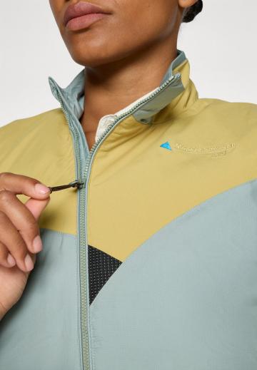 Спортивная куртка