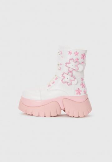 Ботинки на шнуровке