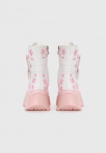 Ботинки на шнуровке