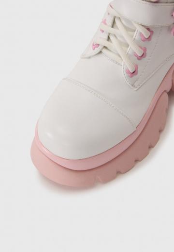 Ботинки на шнуровке