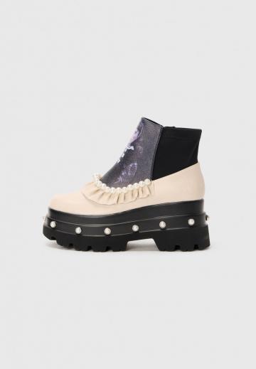 Полусапожки на высоком каблуке