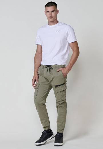 Брюки с накладными карманами