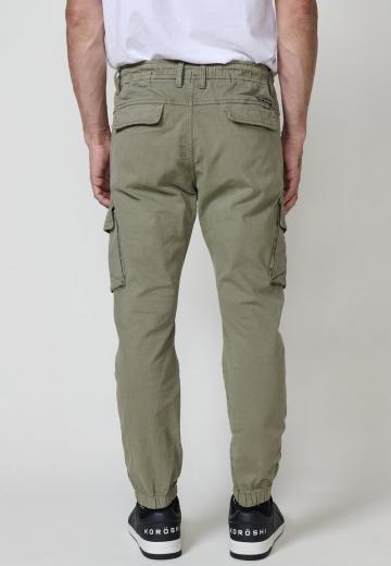 Брюки с накладными карманами