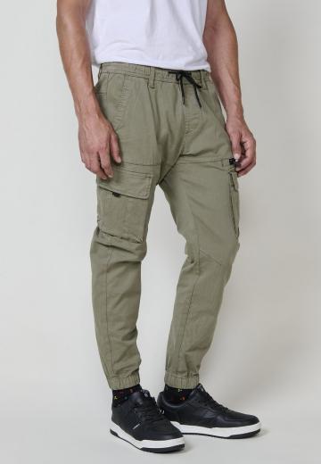 Брюки с накладными карманами