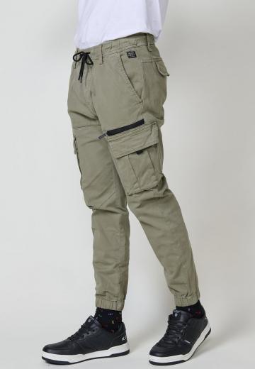 Брюки с накладными карманами