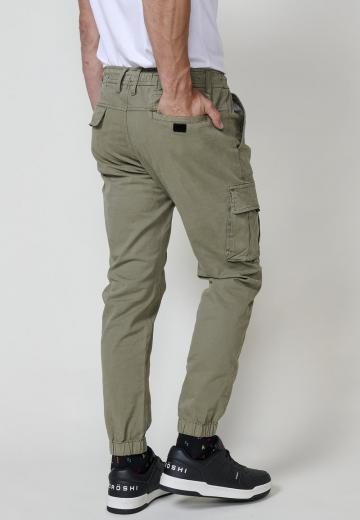 Брюки с накладными карманами