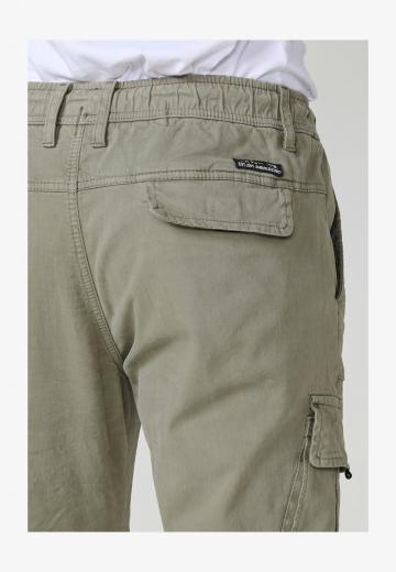 Брюки с накладными карманами