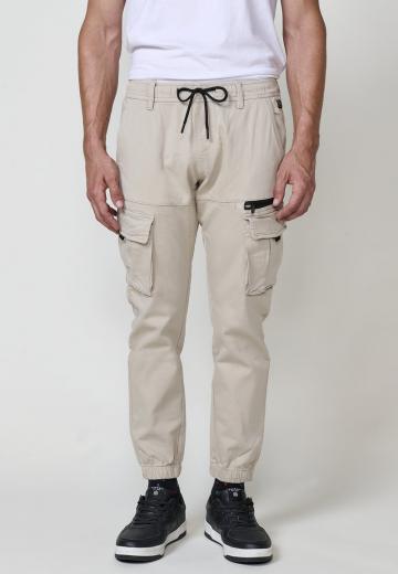 Брюки с накладными карманами