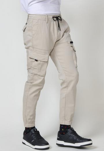 Брюки с накладными карманами