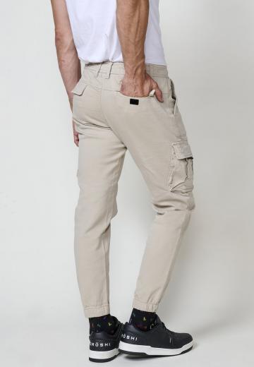 Брюки с накладными карманами