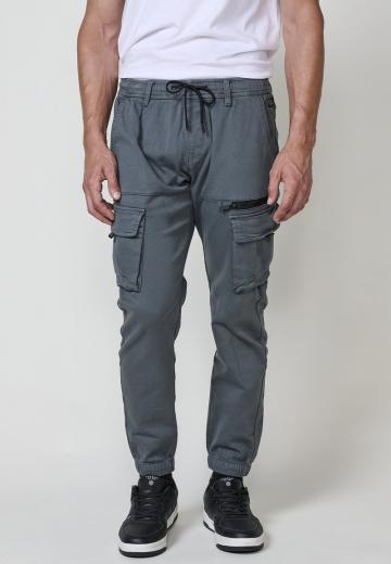 Брюки с накладными карманами