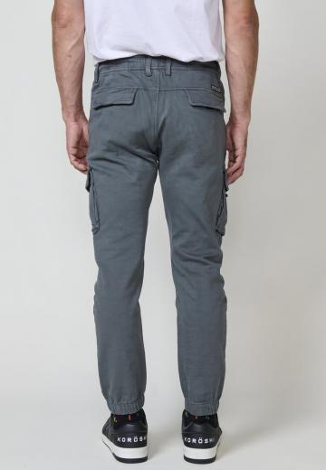 Брюки с накладными карманами