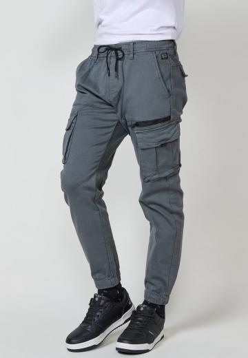 Брюки с накладными карманами