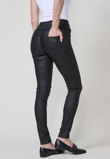Узкие джинсы