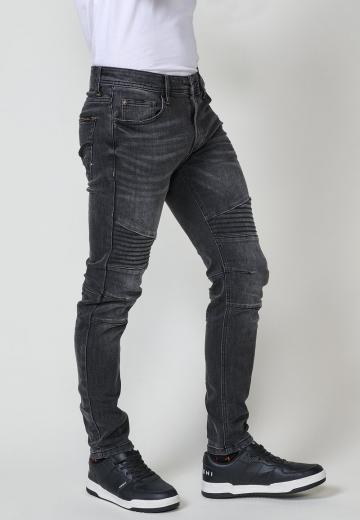 Узкие джинсы