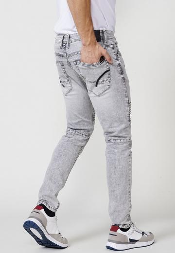 Узкие джинсы