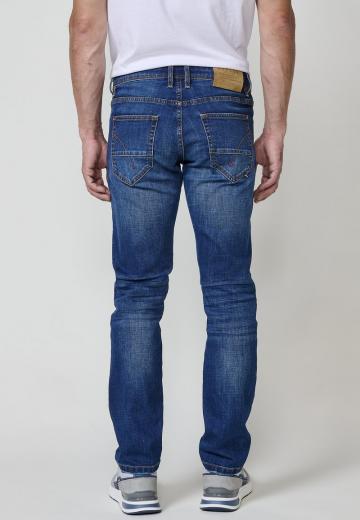 Прямые джинсы