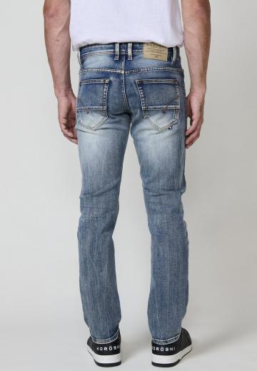 Прямые джинсы