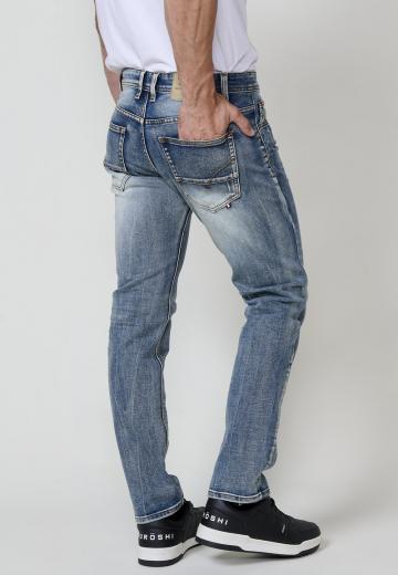 Прямые джинсы