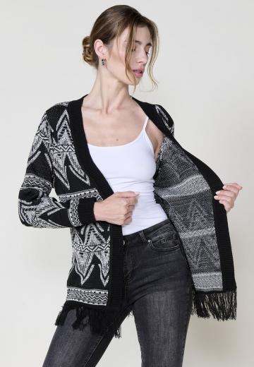 Жаккардовая вязаная кофта