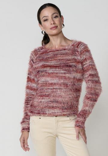 Пуловер в полоску