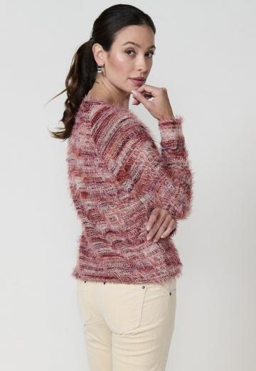 Пуловер в полоску