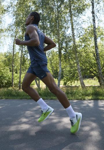 Беговые кроссовки