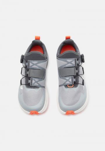 Беговые кроссовки