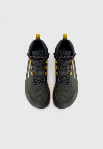 Походные ботинки