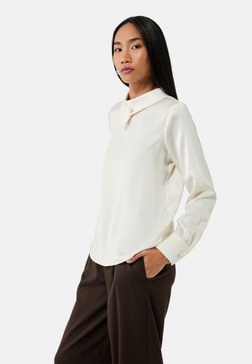 Атласная блузка