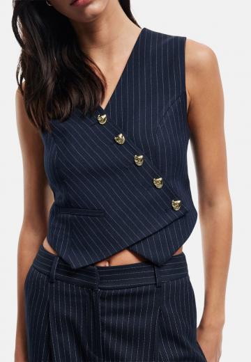 Джинсовая жилетка