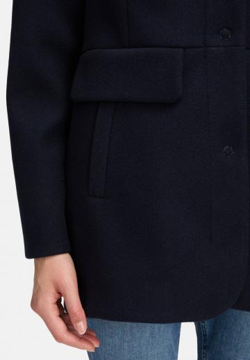 Короткое пальто