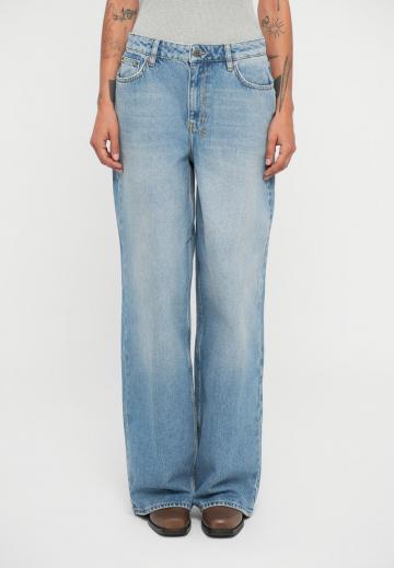Свободные джинсы