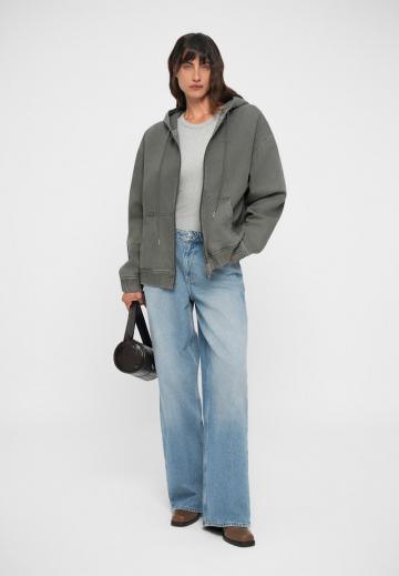 Свободные джинсы