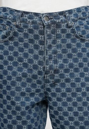 Прямые джинсы