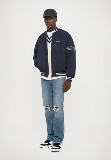 Куртка бомбер