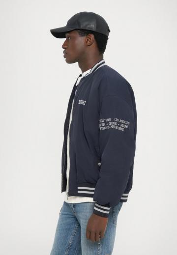 Куртка бомбер