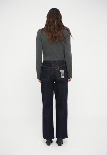 Прямые джинсы