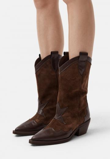 Ковбойские сапоги