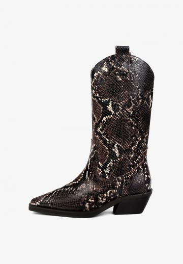 Ковбойские сапоги