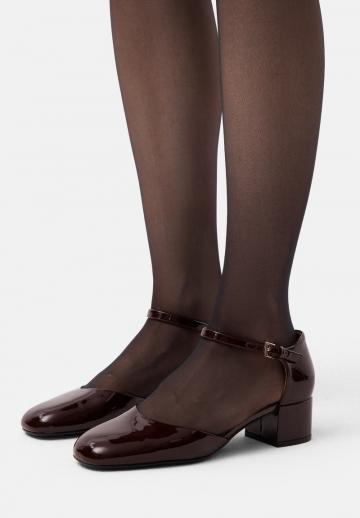 Туфли с ремешком